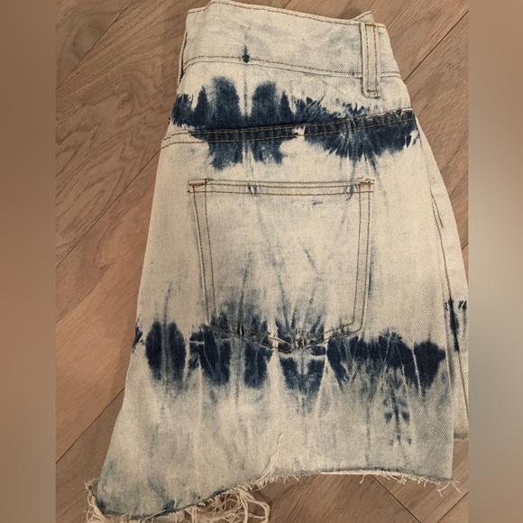 Hayden Shorts - Nwt- Ashli acid  dye denim - Picture 2 of 5